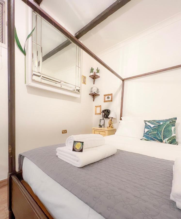 Jungle 13 - Room And Apartments Napoli Eksteriør billede